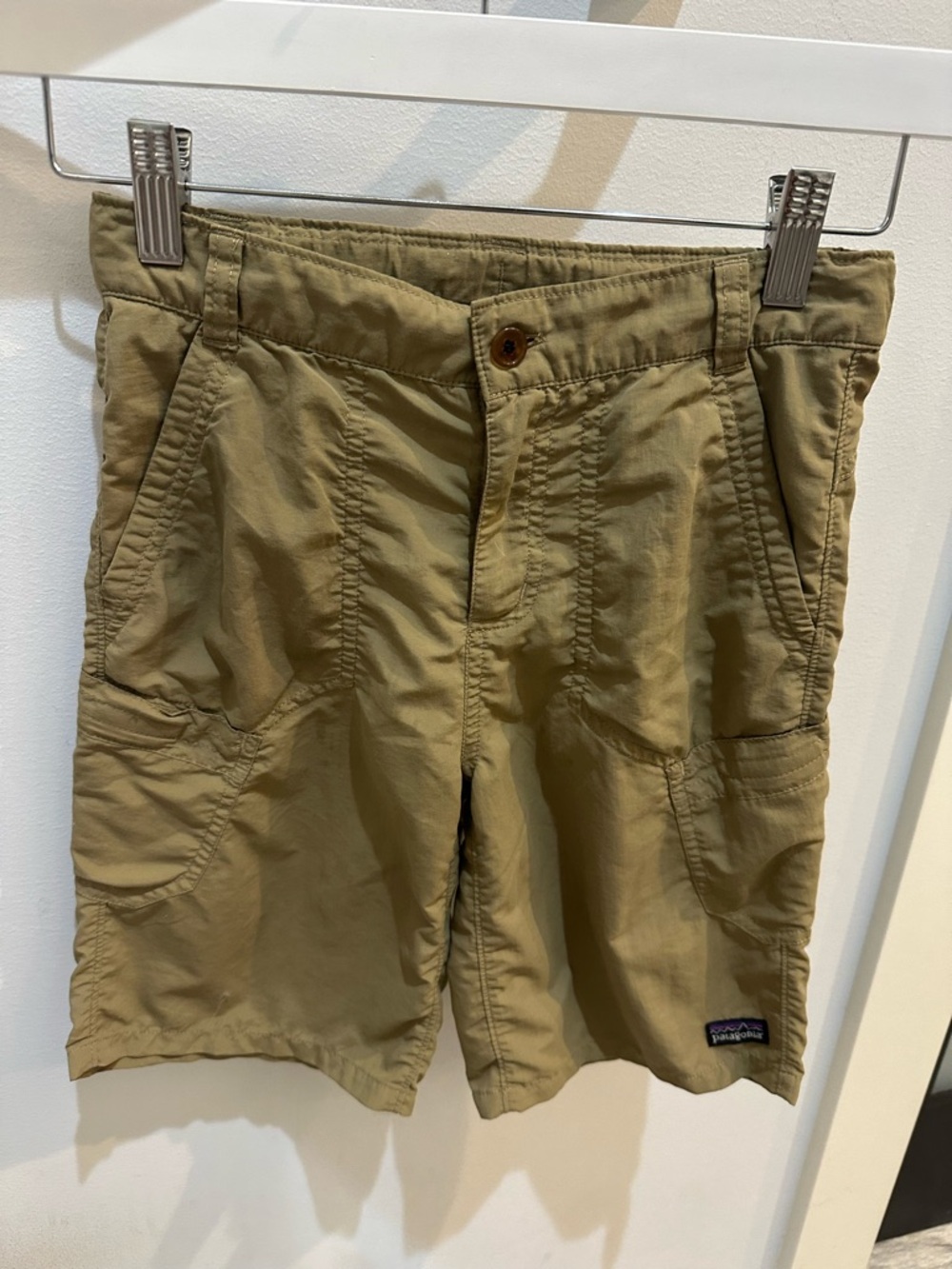 Boys Patagonia Camel Cargo Shorts size S (8)